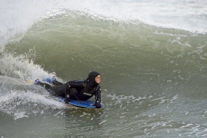 053-Surf