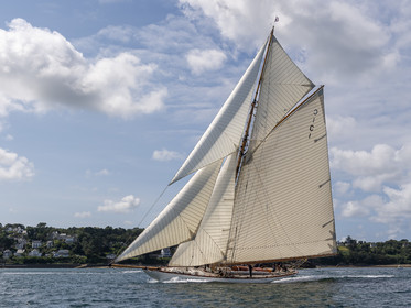 La Hoalen Brest-Douarnenez Classic Finistere est une régate de voiliers classiques magnififiques.